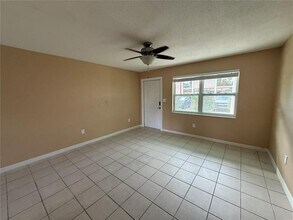 7057 Sunset Dr S in South Pasadena, FL - Building Photo - Building Photo