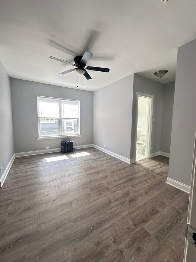 4756 N Maplewood Ave, Unit 211 in Chicago, IL - Foto de edificio - Building Photo