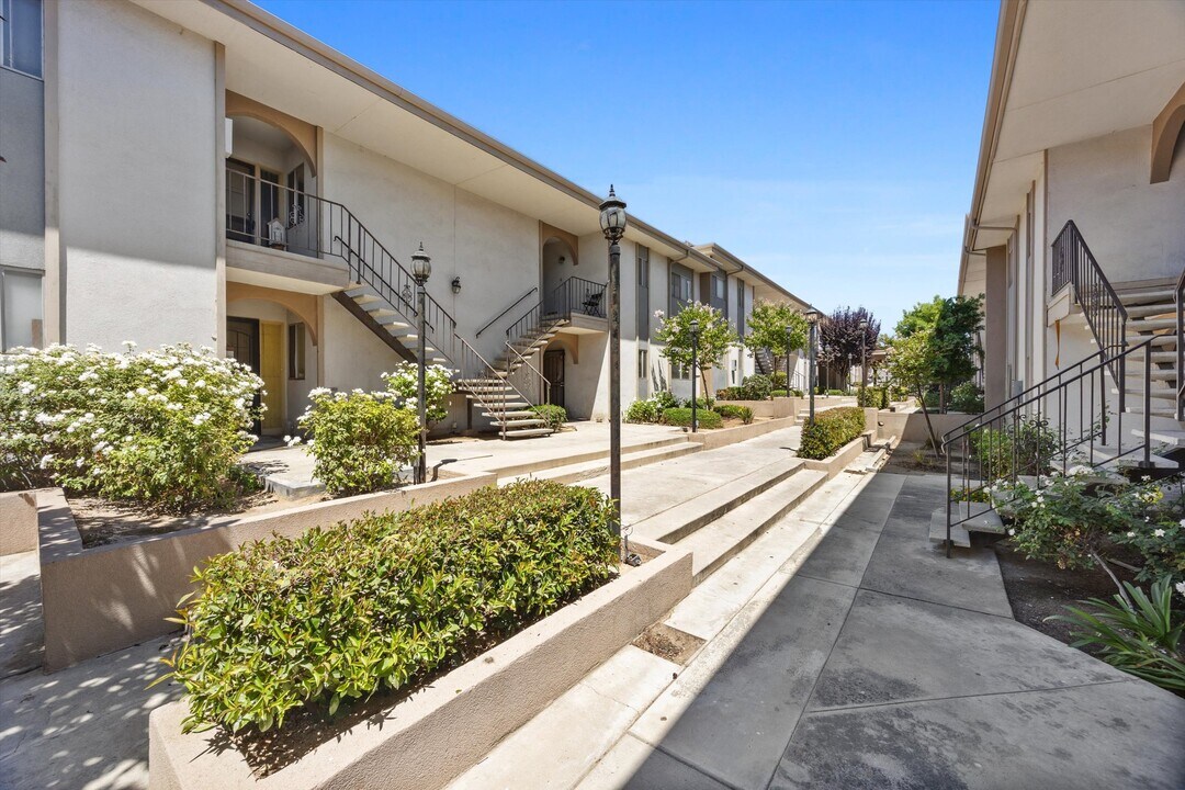 2510 Haley St in Bakersfield, CA - Building Photo