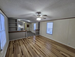 5687 Lowell Rd in Rome, NY - Foto de edificio - Building Photo