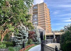 8380 Greensboro Dr in McLean, VA - Building Photo