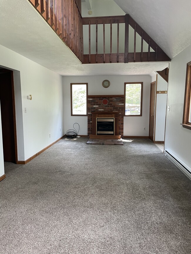 2141 Rosemont Dr in Tobyhanna, PA - Building Photo - Building Photo