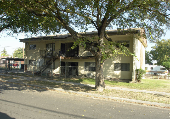 1435 Belgravia Ave in Fresno, CA - Building Photo - Building Photo