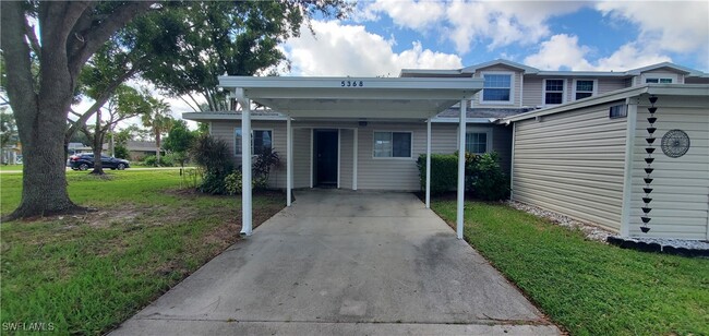 5368 Glenlivet Rd in Ft. Myers, FL - Foto de edificio - Building Photo