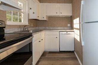 2906 Brinkey Way in Louisville, KY - Building Photo - Building Photo