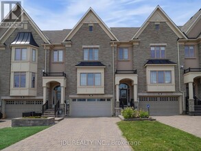 1585 Eglinton Ave W in Mississauga, ON - Building Photo - Building Photo
