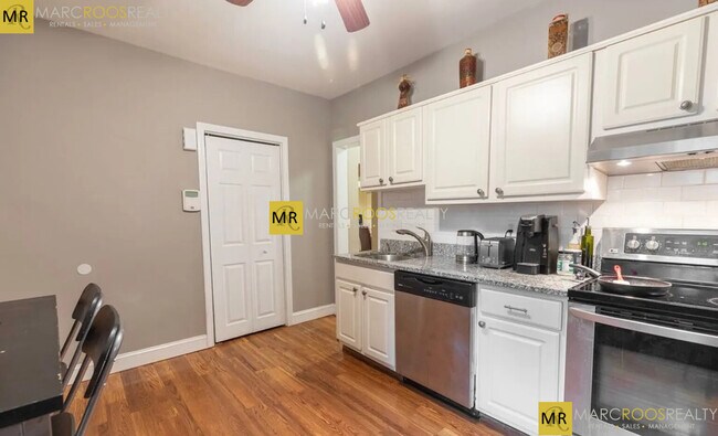 1404 Commonwealth Ave in Boston, MA - Building Photo - Building Photo