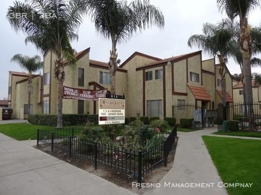 815 S Demaree St in Visalia, CA - Building Photo