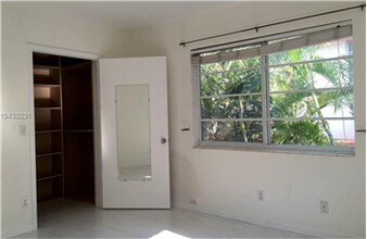 1125 Meridian Ave-Unit -4-1125 in Miami Beach, FL - Building Photo - Building Photo