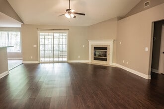 211 Foxchase Way in Crestview, FL - Building Photo - Building Photo