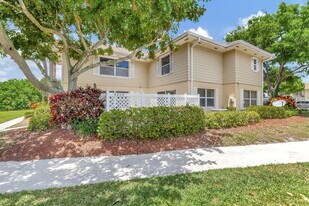 4004 Medford Ct in Boynton Beach, FL - Building Photo