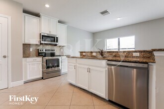 14338 Haddon Mist Dr in Wimauma, FL - Building Photo - Building Photo
