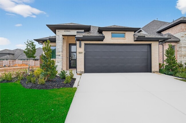 property at 5015 Bowen Pr Dr