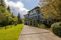 Lynwood Commons in Bainbridge Island, WA - Foto de edificio - Building Photo