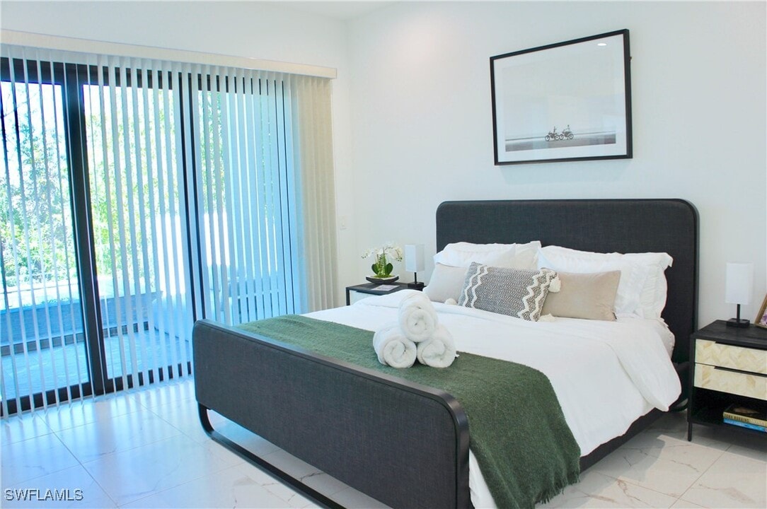 4064 Full Moon Ct in Naples, FL - Building Photo