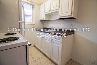 1727 Liberty St in Hollywood, FL - Building Photo - Building Photo