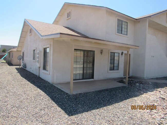 2482 Fox Ave in Kingman, AZ - Building Photo - Building Photo