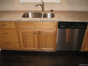 141 De Villen Ave in Royal Oak, MI - Building Photo - Building Photo