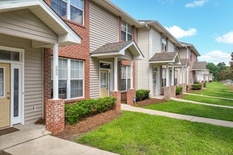 Camillia Gardens in Tallahassee, FL - Building Photo - Building Photo