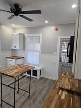 58 Rensselaer Ave, Unit First Floor in Cohoes, NY - Foto de edificio - Building Photo