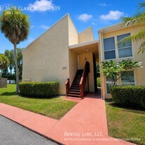 3409 Clark Rd, Unit 109 in Sarasota, FL - Building Photo