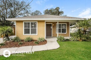 376 Chinaberry Ave in Oviedo, FL - Building Photo