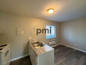 828 Whitethorne Ave in Columbus, OH - Building Photo - Building Photo