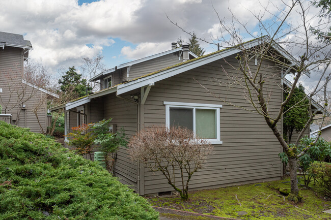 Regents Park in Bellevue, WA - Foto de edificio - Building Photo