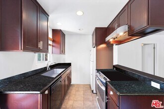 968 Larrabee St in West Hollywood, CA - Building Photo - Building Photo