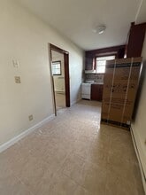 195 Overlook Ave in New Britain, CT - Building Photo - Building Photo