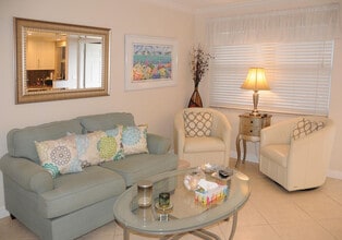 3216 NE 13th St in Pompano Beach, FL - Building Photo - Building Photo