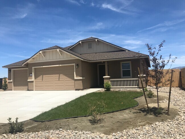 1226 Heybourne Rd in Gardnerville, NV - Building Photo - Building Photo