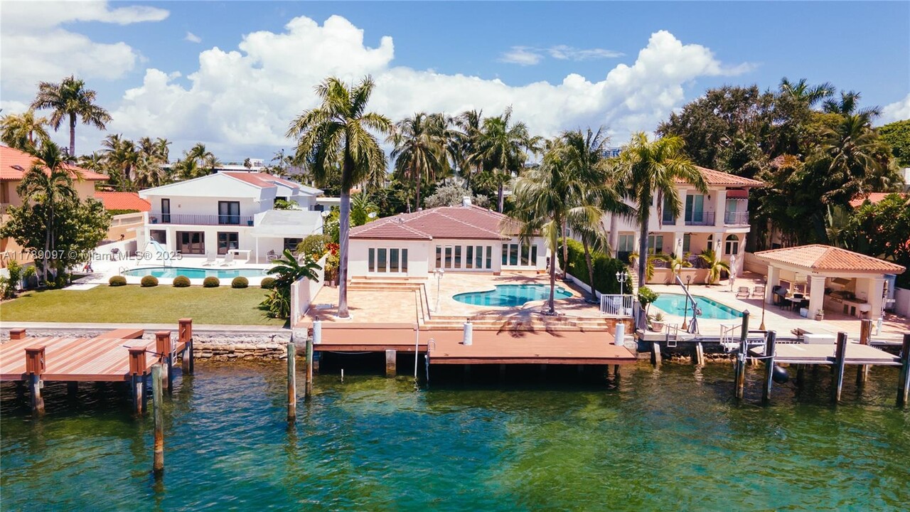 72 S Hibiscus Dr in Miami Beach, FL - Foto de edificio