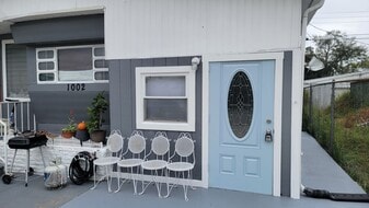 1002 50th Ave Dr W in Bradenton, FL - Building Photo