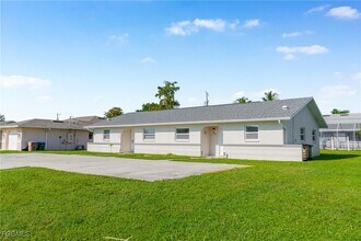 1722 SW Santa Barbara Pl in Cape Coral, FL - Building Photo - Building Photo