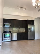 2268 SW 8th St-Unit -3-C in Miami, FL - Building Photo - Building Photo