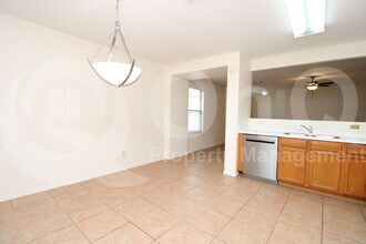 667 W Jardin Dr in Casa Grande, AZ - Building Photo - Building Photo