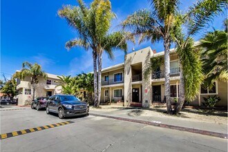 1732 27th Avenue in Oakland, CA - Foto de edificio - Building Photo