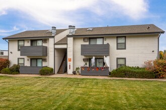 Miramar Apartments in Denver, CO - Building Photo - Building Photo