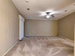 608 Klickety Klak Ln in Valrico, FL - Building Photo - Building Photo