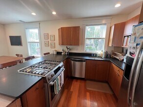 44 Rockview St, Unit 2 in Boston, MA - Building Photo - Building Photo