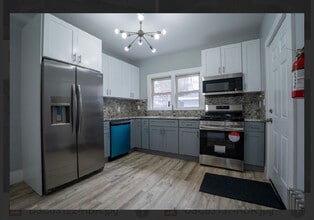 298-300 N Bridge St in Bridgewater, NJ - Building Photo - Building Photo