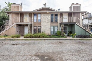 412 Gale St in Laredo, TX - Building Photo