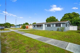 19631 NW 6th Ct in Miami, FL - Building Photo - Building Photo