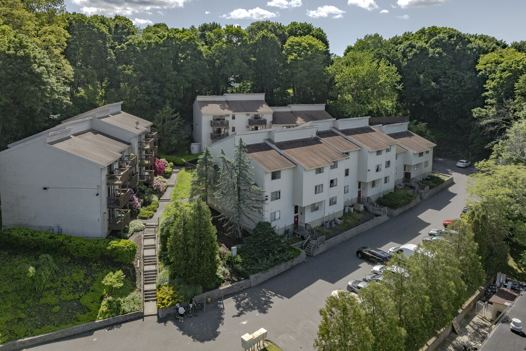 Sunrise Ridge Condominiums in Danbury, CT - Building Photo