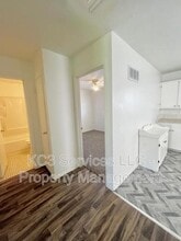 5025 N Bellaire Ave in Kansas City, MO - Building Photo - Building Photo