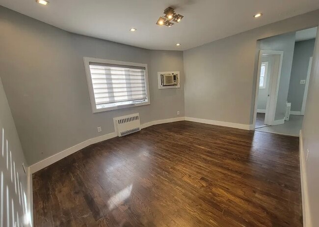 676 E 5th St, Unit 1