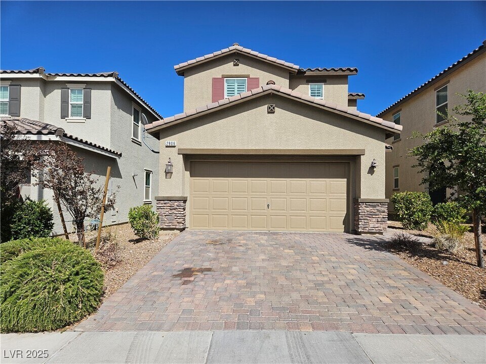 2806 Falling Mist St in Henderson, NV - Building Photo