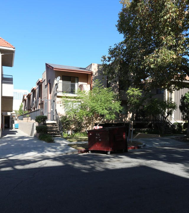 621 N Kenwood St in Glendale, CA - Building Photo