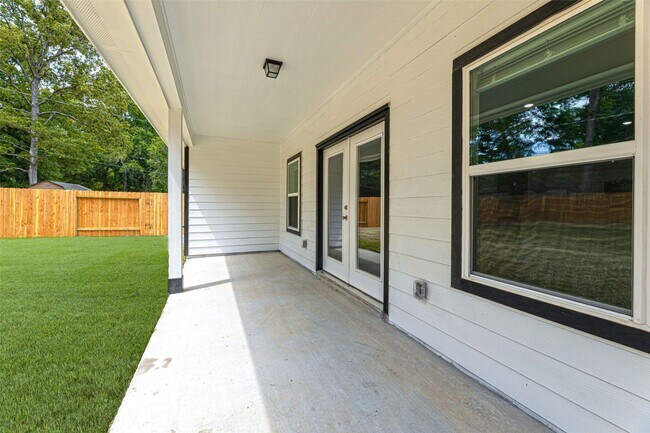 2029 Rd 3550 in Cleveland, TX - Building Photo - Building Photo